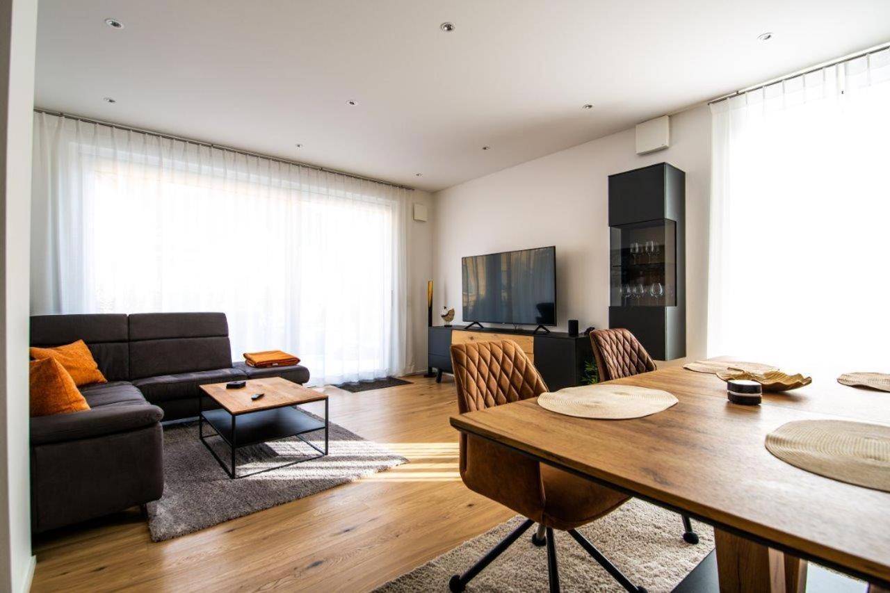 Neu Residenz Mont Royal Apartment